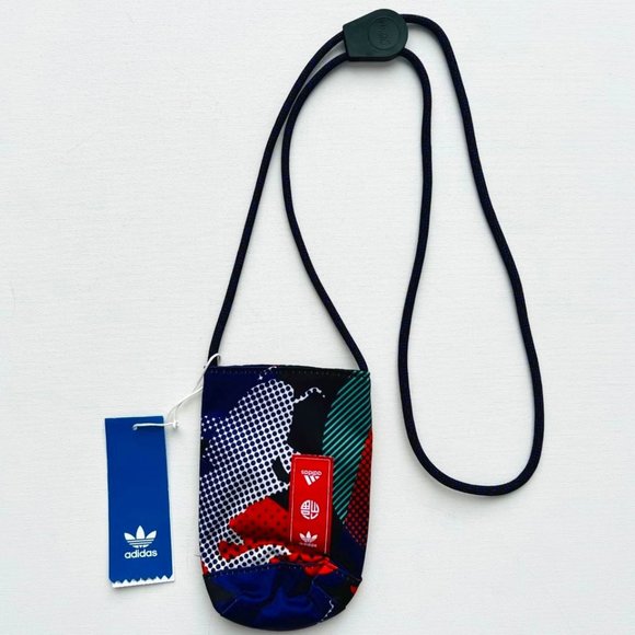 Adidas GT6661 Unisex Pouch Bag - Picture 1 of 2